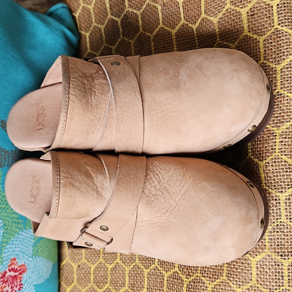 UGG Natalee Tan Leather Mules with Wooden Heel - Picture 3 of 5